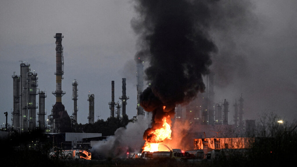 israel-iran-conflict-Manufacturing-Impactfile-photo-aftermath-of-an-iranian-missile-attack-on-israel